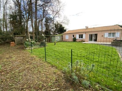 For rent House VAIRE  85