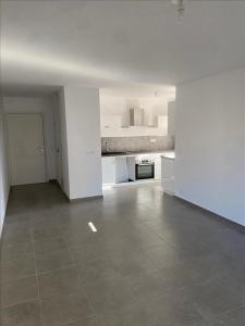 For rent Apartment TOULON  83