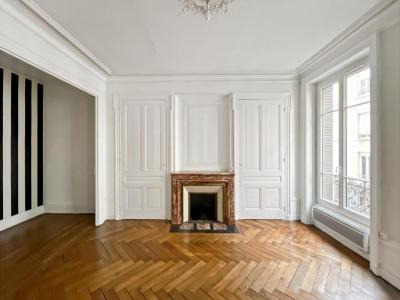 photo For rent Apartment LYON-6EME-ARRONDISSEMENT 69