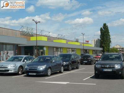 photo For rent Commercial office MONDELANGE 57