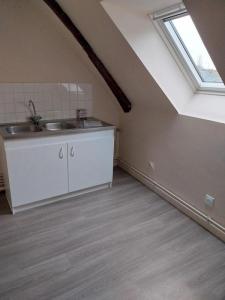 photo For rent Apartment BEAULIEU-LES-LOCHES 37