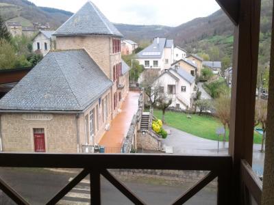 photo For rent Apartment SAINT-BEAUZELY 12