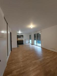 photo For rent Apartment RUEIL-MALMAISON 92