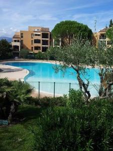 photo For rent Apartment MOUGINS 06