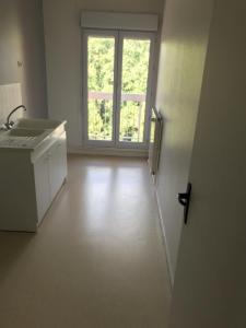 Location Appartement 3 pices COMMENTRY 03600