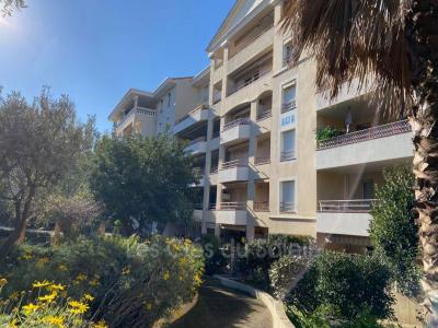 Vente Appartement 2 pices HYERES 83400