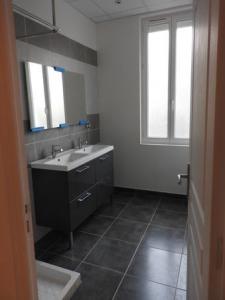 photo For rent Apartment BORDEAUX 33