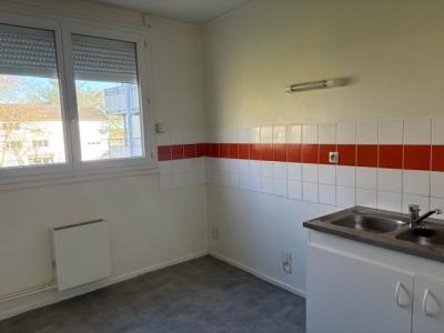 photo For rent Apartment CHATRE 36