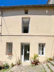 For rent House BOURG  33