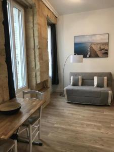 photo For rent Apartment BORDEAUX 33