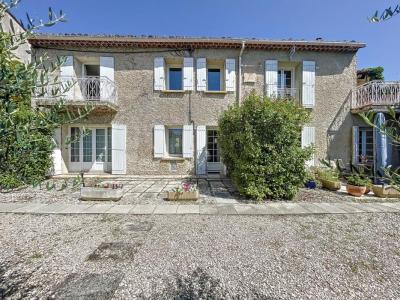 Vente Maison 8 pices SAINT-SATURNIN-LES-AVIGNON 84450