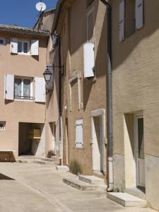 Location Appartement RICHERENCHES  84