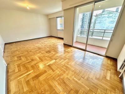 Location Appartement LYON-6EME-ARRONDISSEMENT 69006