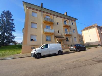 For rent Apartment PARAY-LE-MONIAL  71