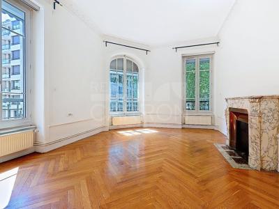 For sale Apartment LYON-7EME-ARRONDISSEMENT